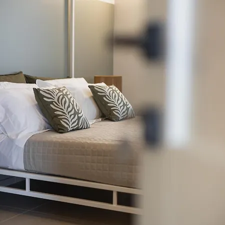 Momacasa Розето-дельи-Абруцци