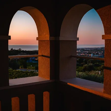 Momacasa Bed & Breakfast 4*