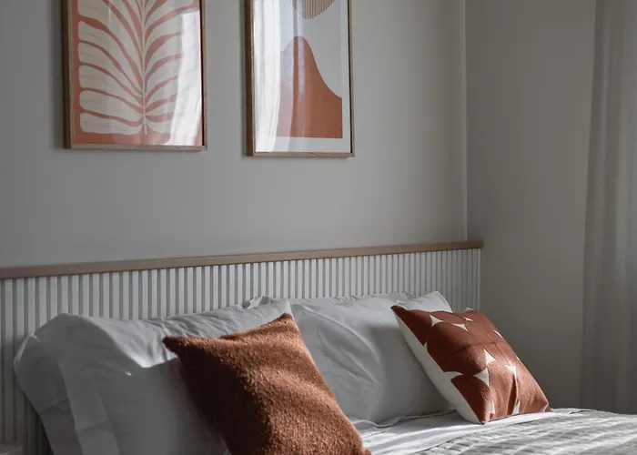 לינה וארוחת בוקר Momacasa 4*