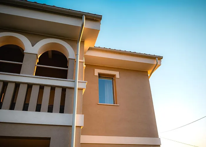 Momacasa רוזטו דליי אברוצי